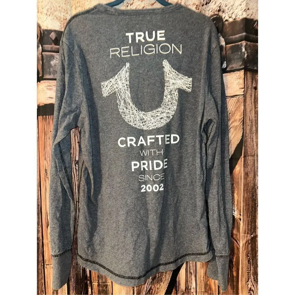 True Religion Men’s size Medium Logo Spellout Long Sleeve Tee Gray